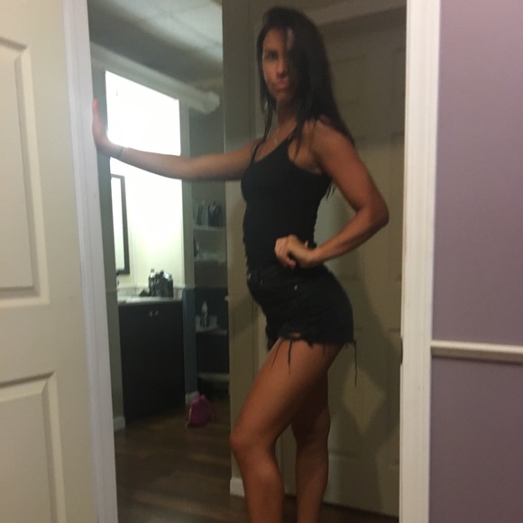 Meet your Posher, Halle - Picture 3 of 4